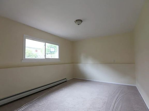 4th image of 13 Phyllis Dr