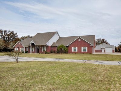 3286 Golden Trl, College Station, TX, 77845