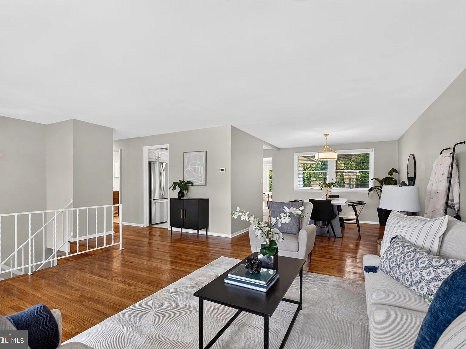 4 bed, 2.5 bath, 2144 sqft, $3,800 — Photo 4