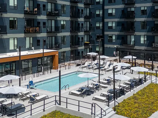 Oaks Pentagon Village — Photo 1