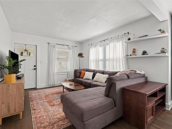 5th image of 1001 E 75th Ter