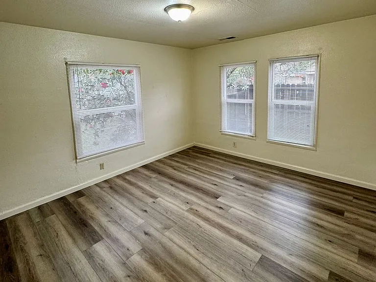1119 Citrus Ave — Photo 5