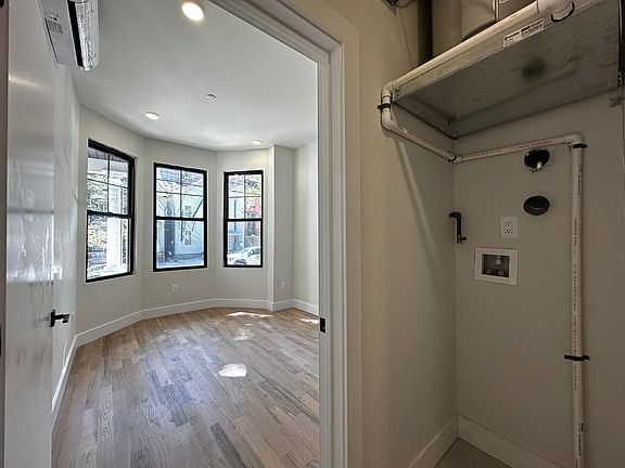 4th image of 46-48 Van Reipen Ave #1F