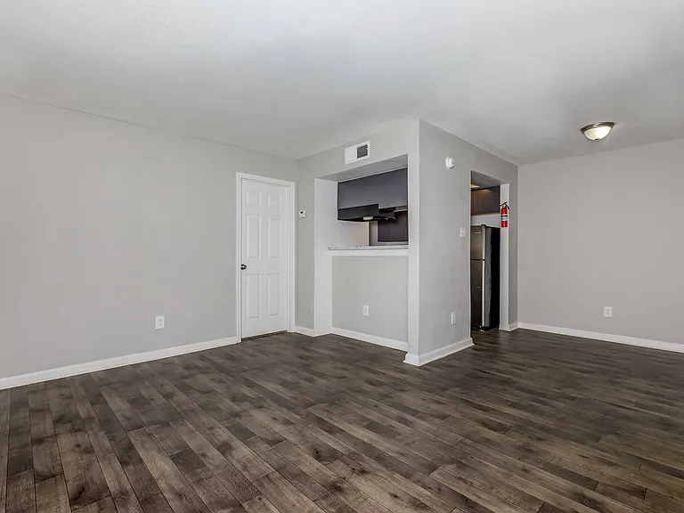 The 910 Apartments — Photo 7