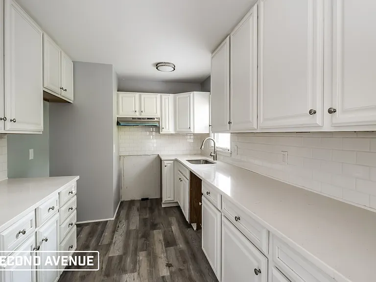 462 Pedretti Ave — Photo 3