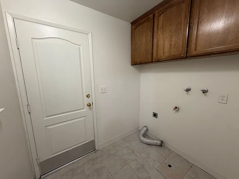1893 E Deyoung Dr — Photo 20