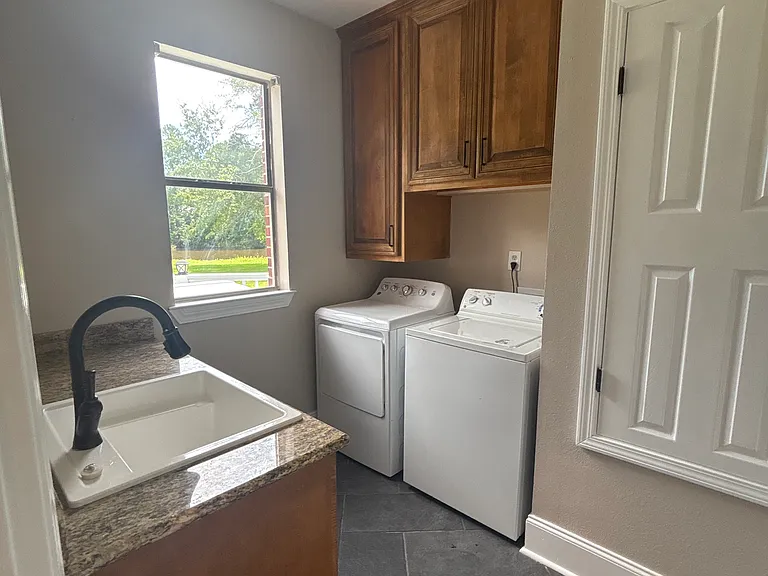 7432 San Ramon Dr — Photo 13