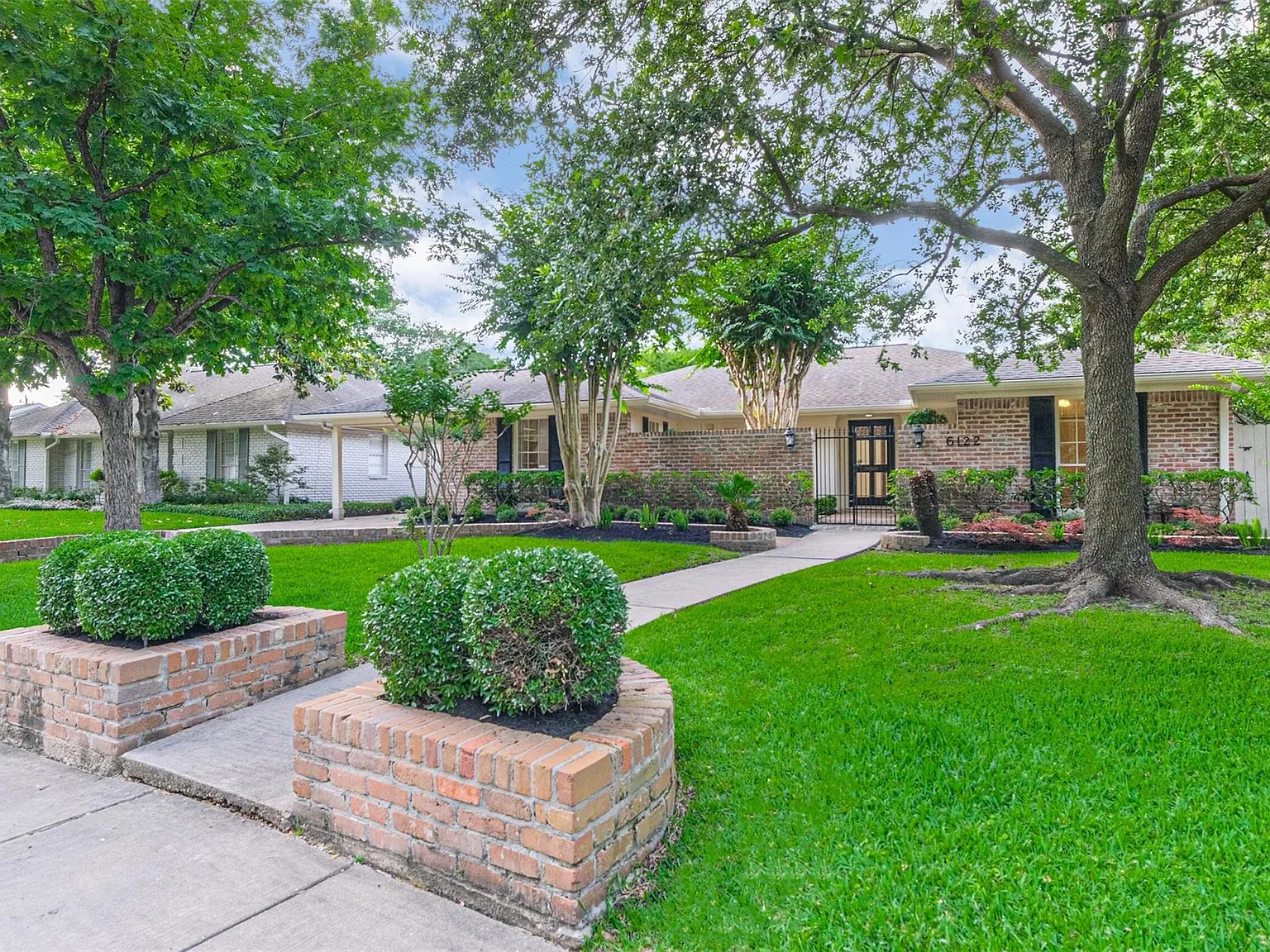 4 bed, 3.0 bath, 2905 sqft, $4,995 — Photo 4