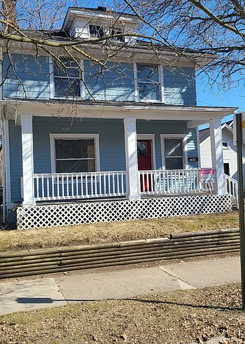 460 Vine St Photo 1