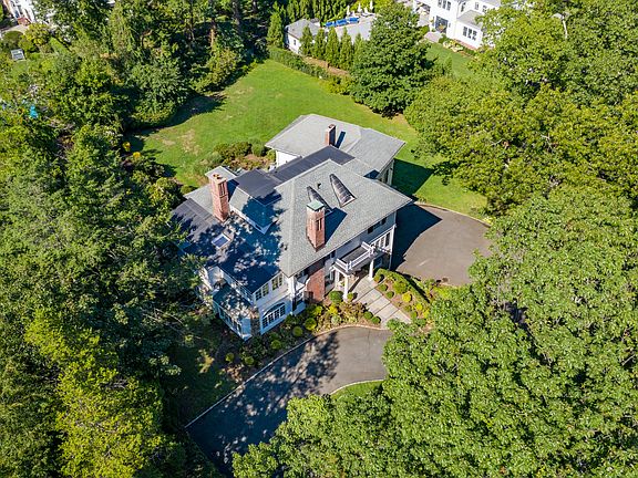 4 Upper Dogwood Lane