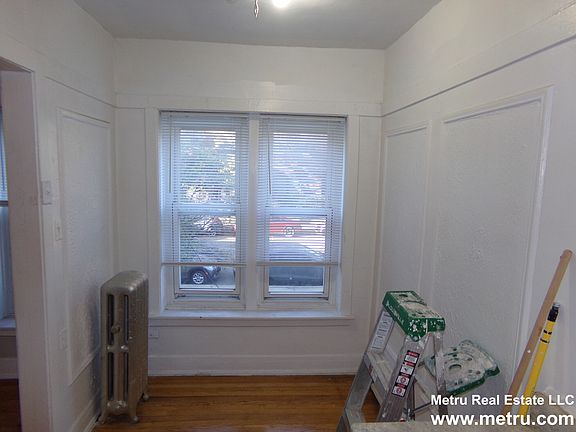 4th image of 6538 N Lakewood Ave APT 2