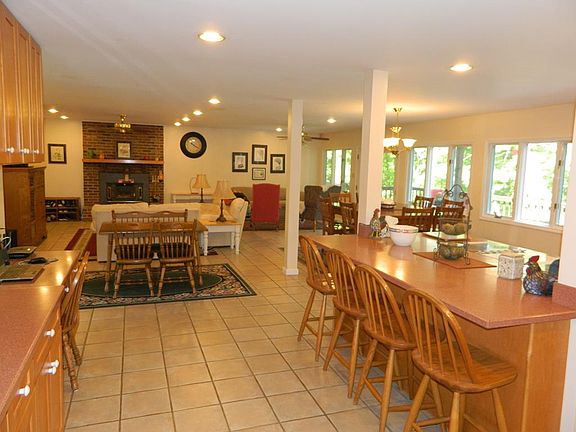 3rd image of 290 Panorama Dr