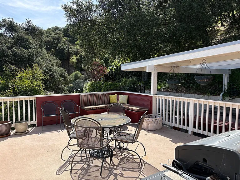 7036 Highcliff Trl — Photo 9