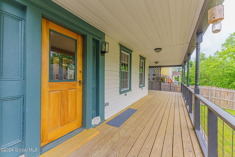 4th image of 22 Washington Avenue