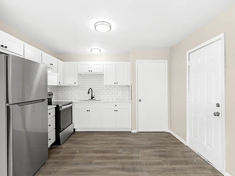 2049 Kappel Dr — Photo 5