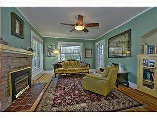 3rd image of 2241 Bailey Ave