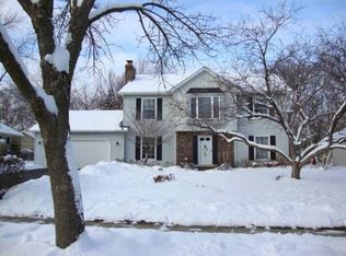 469 Stillwater Ct, Naperville, IL 60565