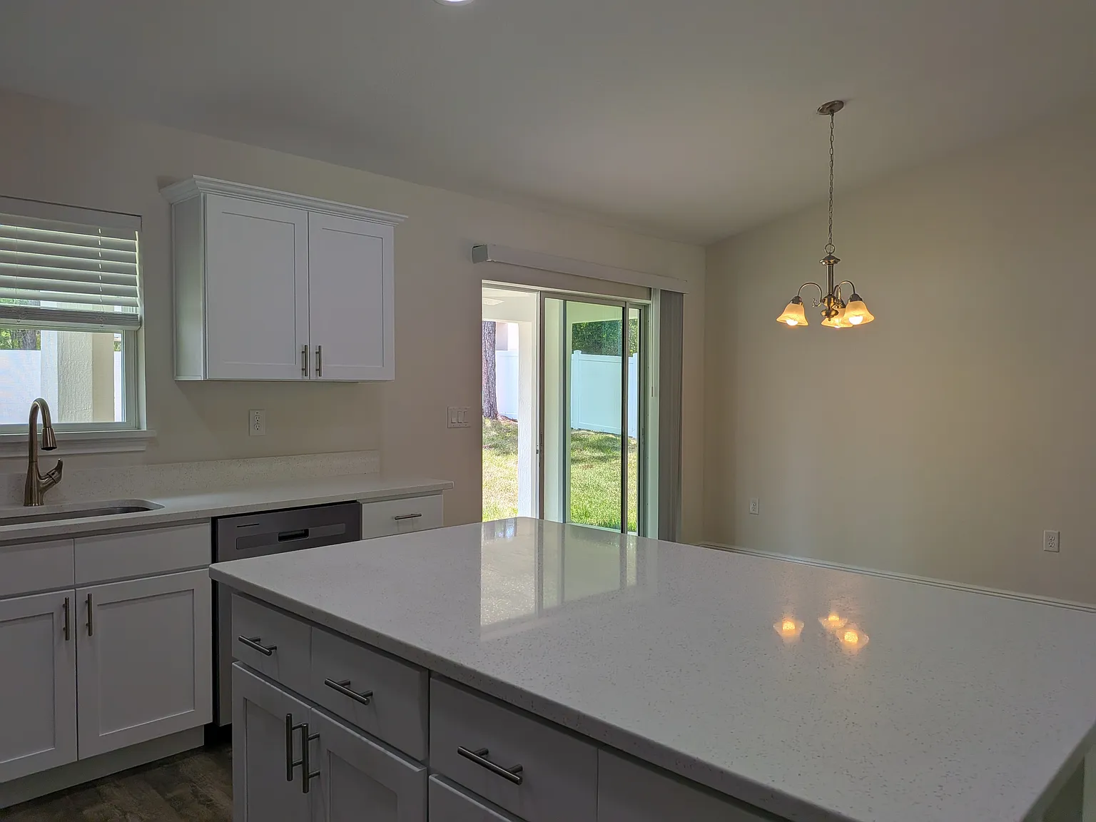 3 bed, 1453 sqft, $1,800 — Photo 4