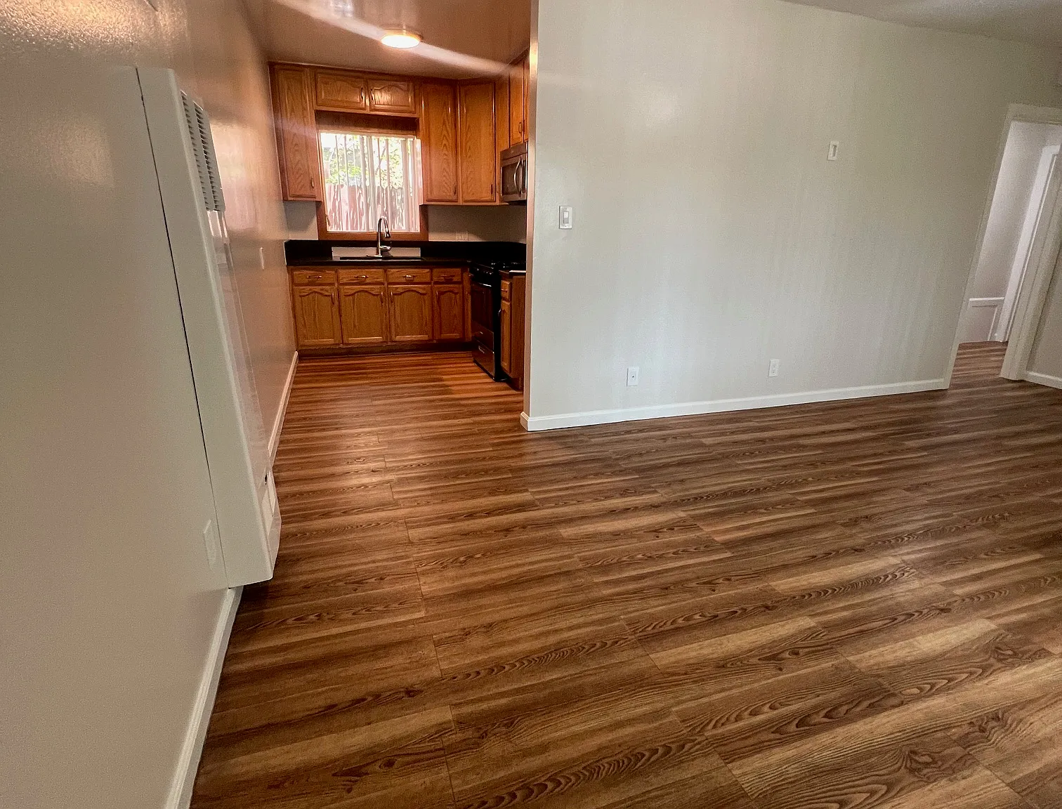 2 bed, 750 sqft, $2,200 — Photo 4