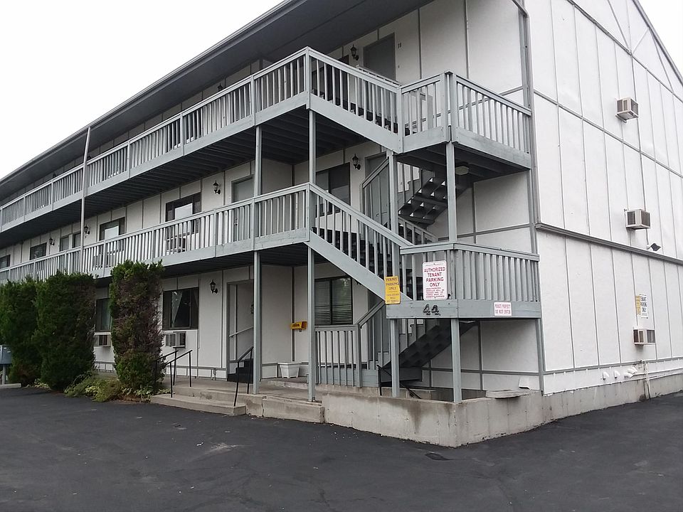 1st image of 44 6th St W APT 6B
