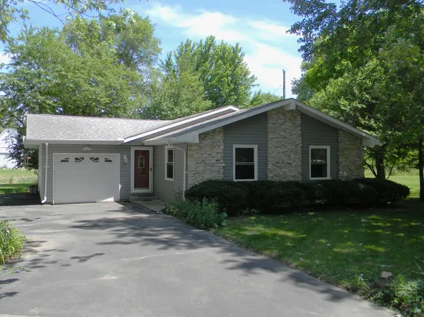 204 Brookview Ln, Flora, IN 46929