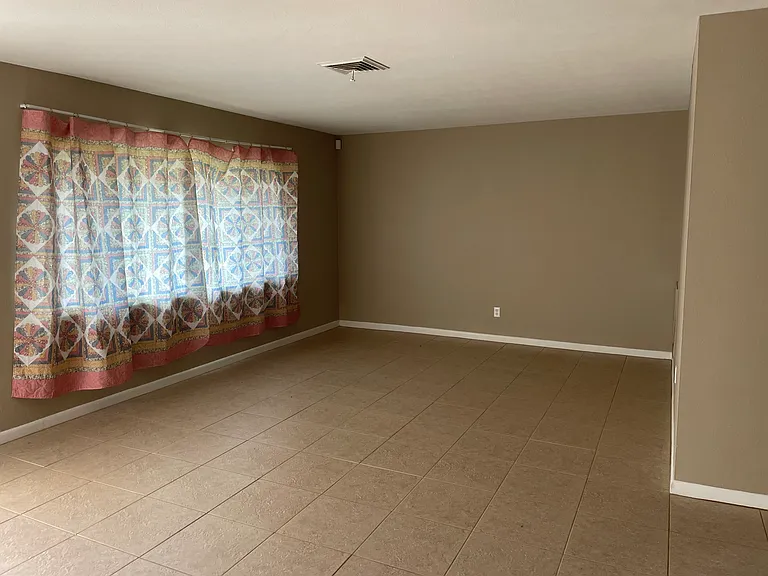 1317 Farmdale St — Photo 4