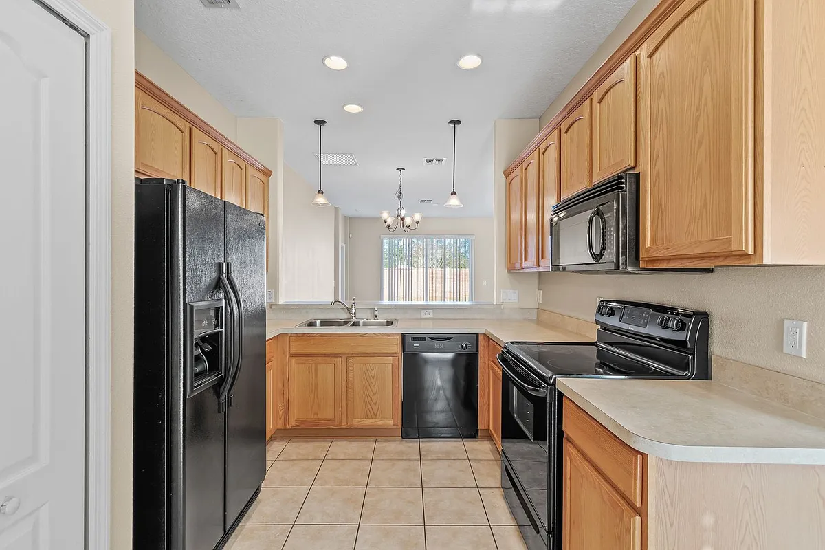Building Photo - 12923 Scout Ct