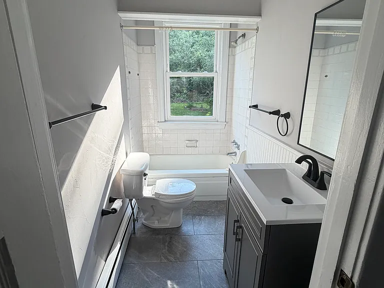 136 N Green St — Photo 6