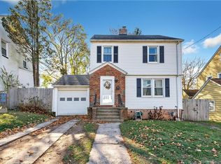 8 W Helen St, Hamden, CT 06514