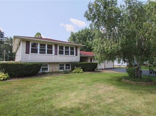 94 Dorian Ln, Rochester, NY 14626
