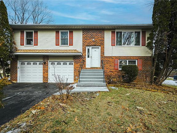 2nd image of 1089 Westbury Dr