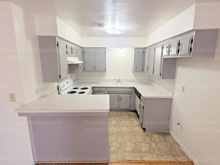 2425 Westholme Blvd — Photo 32