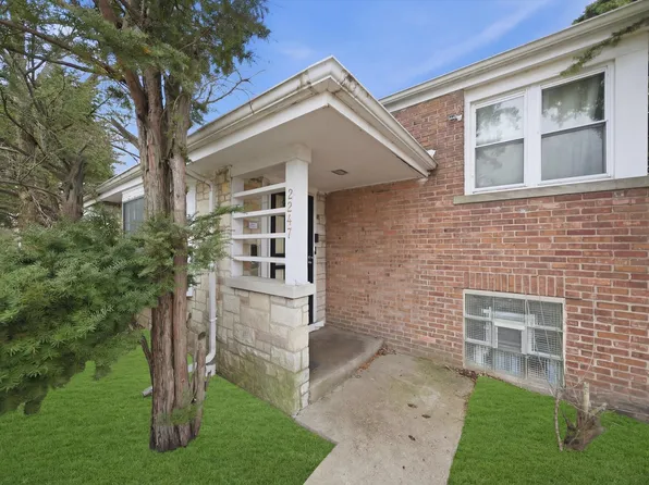 2247 E 96th St, Chicago, IL 60617