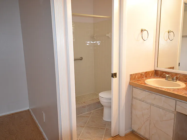 2001 Dover Ct — Photo 29