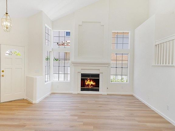 4th image of 1059 Cordoba Way