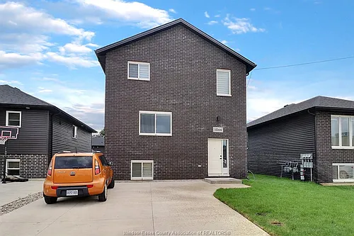 1844 Meighen Rd #1 Photo 1