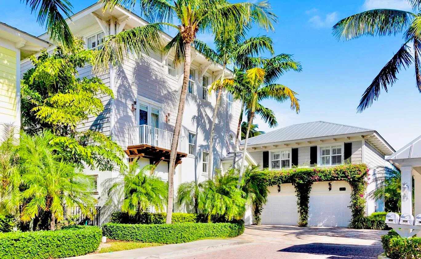 6 bed, 7.5 bath, 5265 sqft, $20,000 — Photo 1