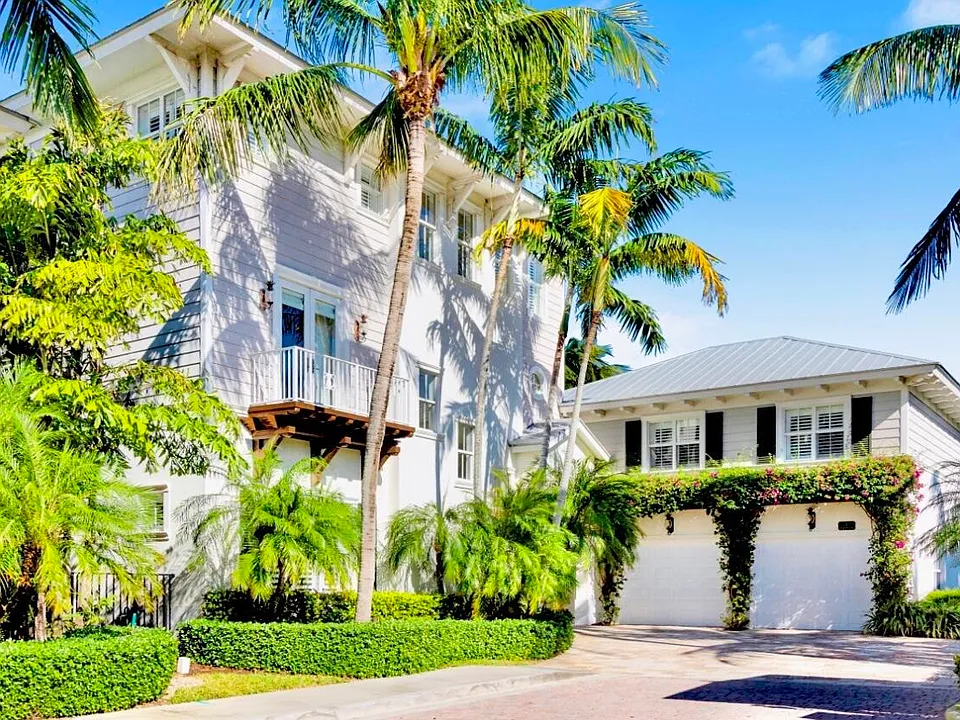 111 Beachwalk Ln