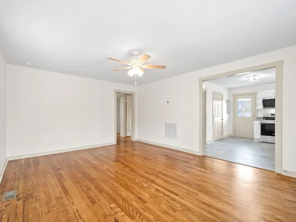 1275 Bagwell Dr, Clarksville, TN 37040