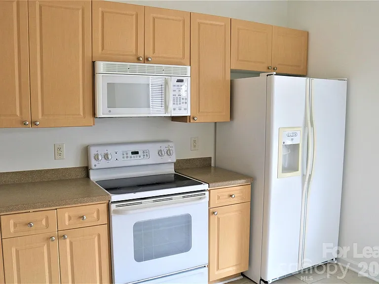 15232 Coventry Court Ln — Photo 5