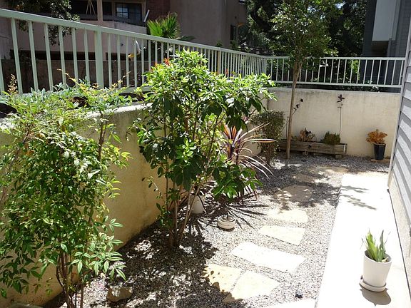5th image of 2753 Hermosa Ave Unit F