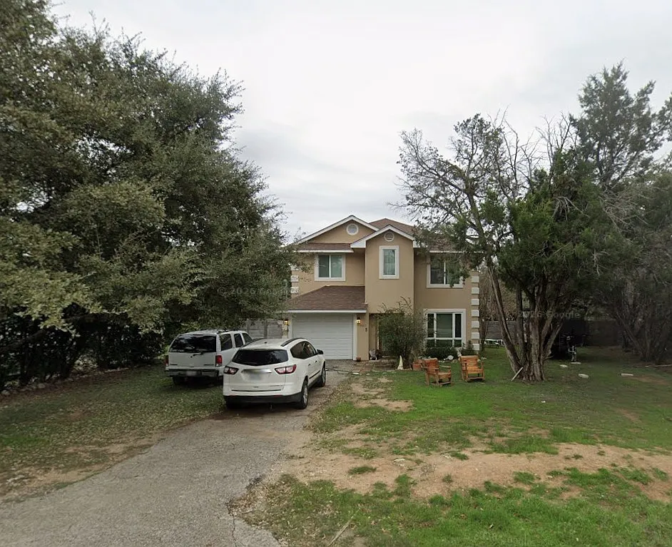 3 bed, 2.5 bath, 1741 sqft, $2,400 — Photo 1