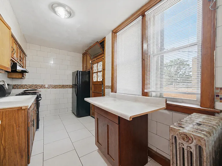 6316 N Artesian Ave #102 — Photo 7