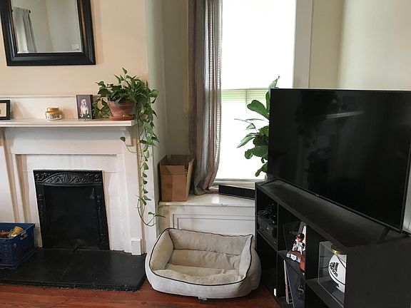 4th image of 302 S Montgomery St
