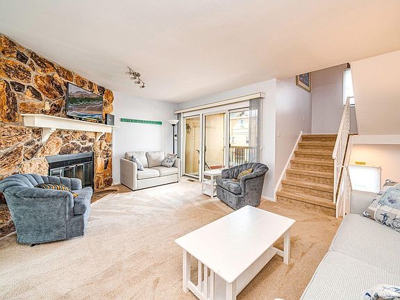 4th image of 717 4th St #717