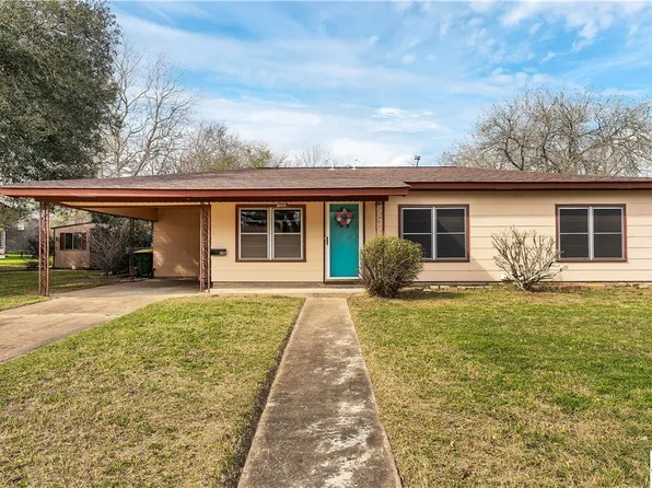 1013 Saint Vincent St, Gonzales, TX 78629