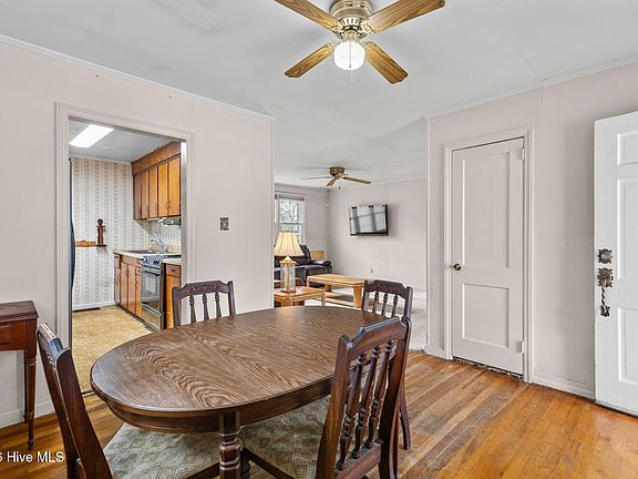3rd image of 510 Nelson Drive