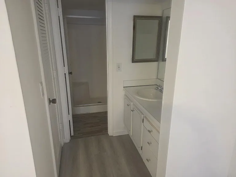 959 SE 2nd Ave #204 — Photo 16