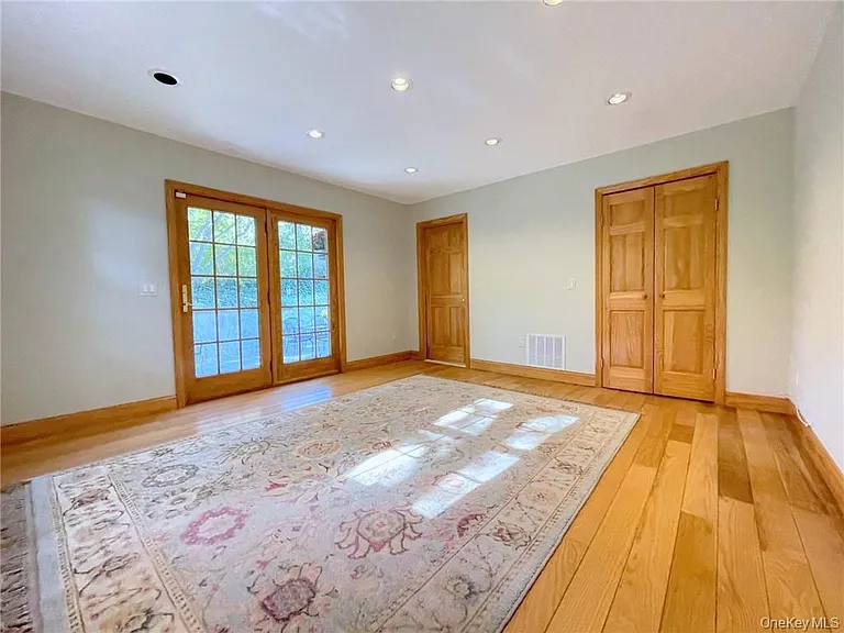 12 Ervilla Dr — Photo 15