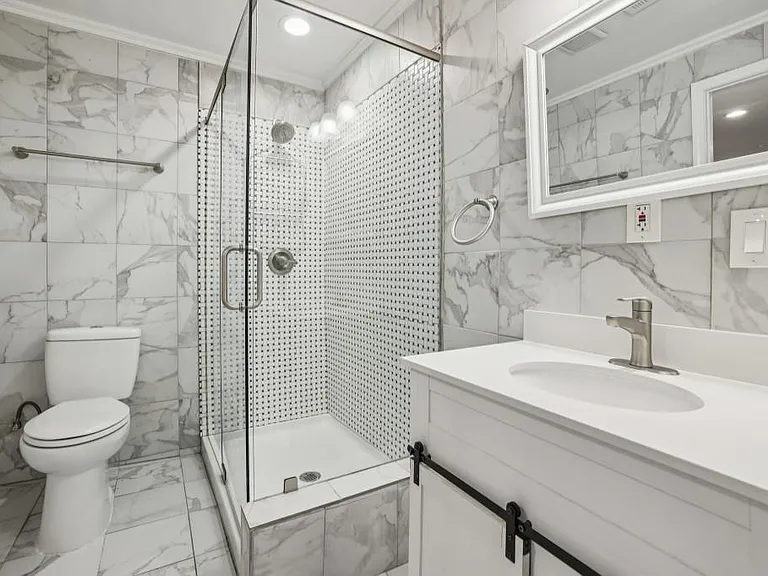 2056A Abby Ln NE — Photo 33